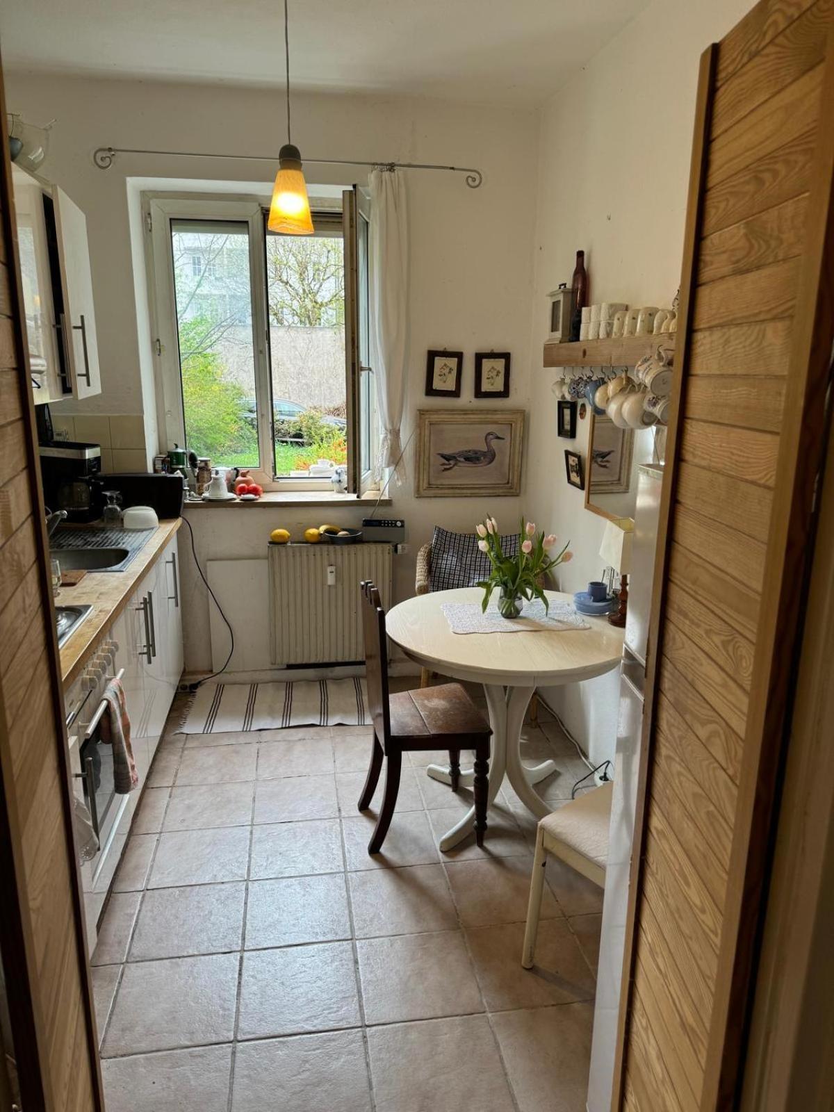 Gemuetliches Komfortables Zimmer Fuer 1 Person Im Zentrum München Buitenkant foto